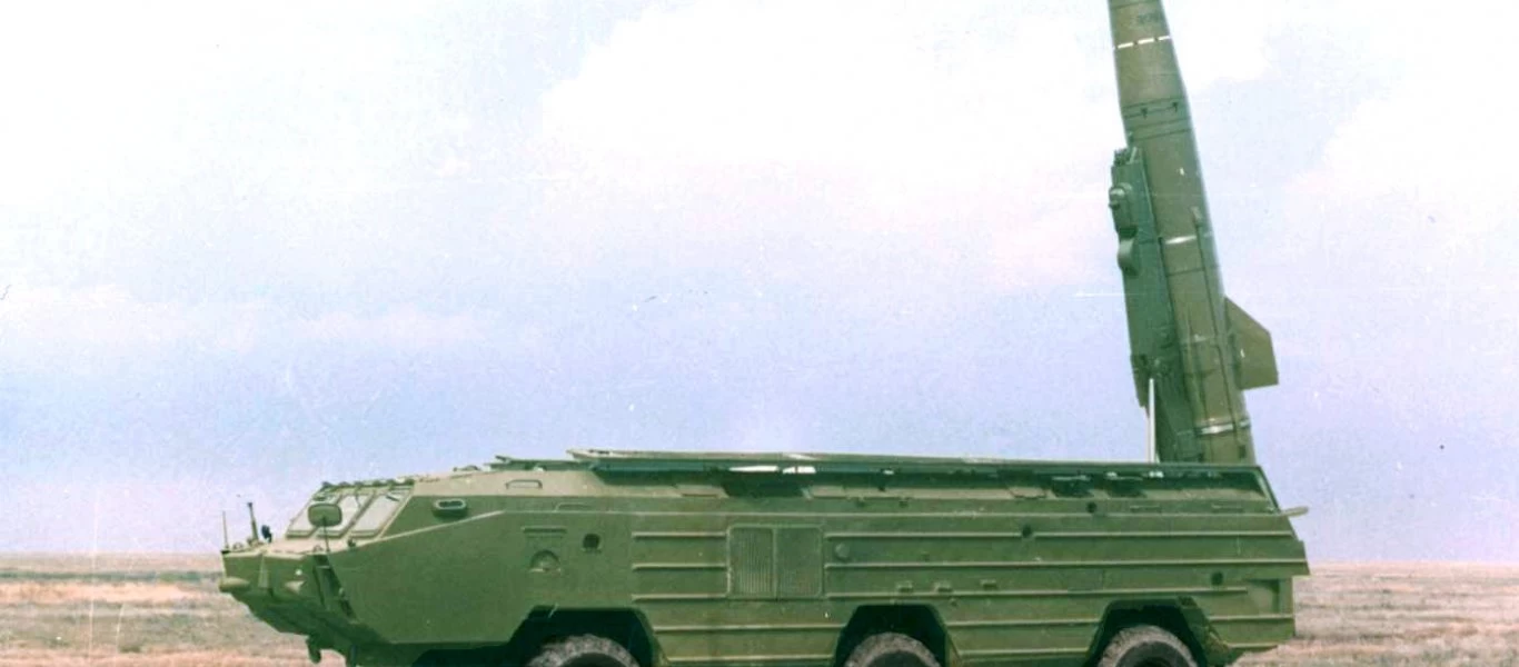 Ναγκόρνο - Καραμπάχ: Λάφυρα επιδεικνύουν οι Αζέροι - Με βολές πυραύλων Tochka-U απαντούν οι Αρμένιοι (βίντεο)